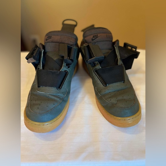 Air Force One Utility Men’s Shoes, size 9.5 - Picture 6 of 10